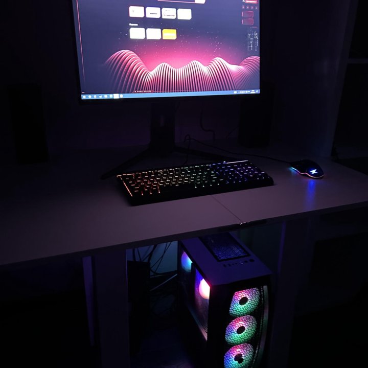 Игровой компьютер с монитором,клавиатурой и мышкой