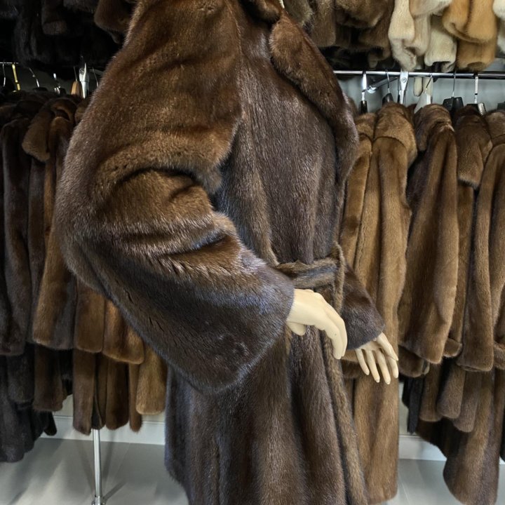 Kopenhagen fur. Эффектная шуба 48-50 р.