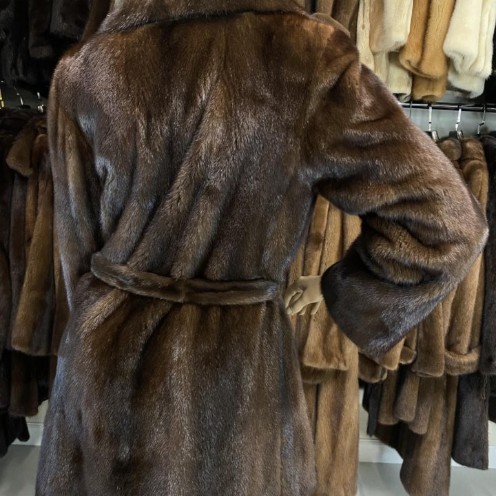 Kopenhagen fur. Эффектная шуба 48-50 р.