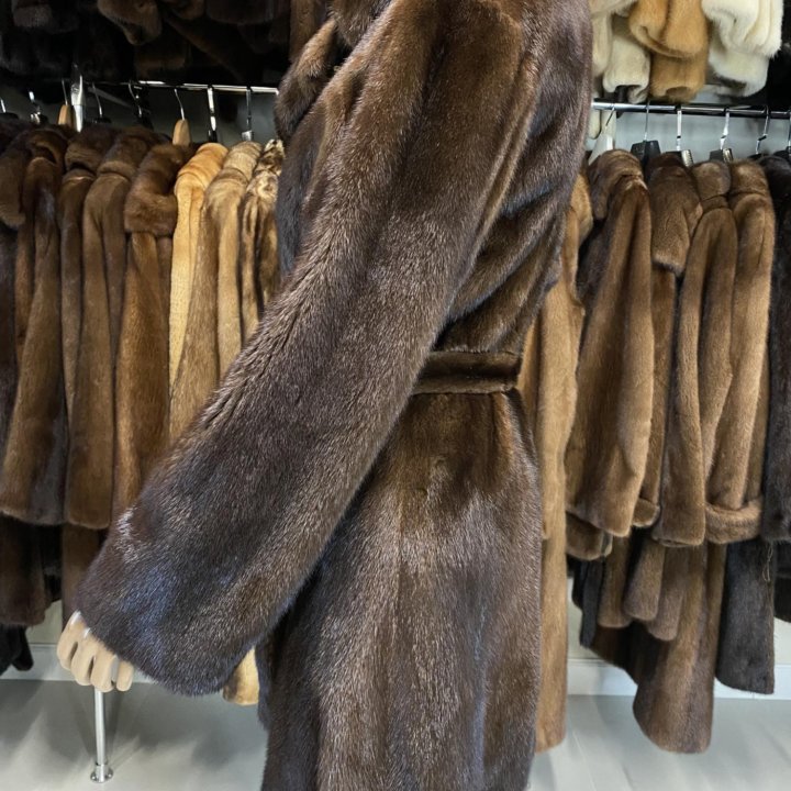 Kopenhagen fur. Эффектная шуба 48-50 р.