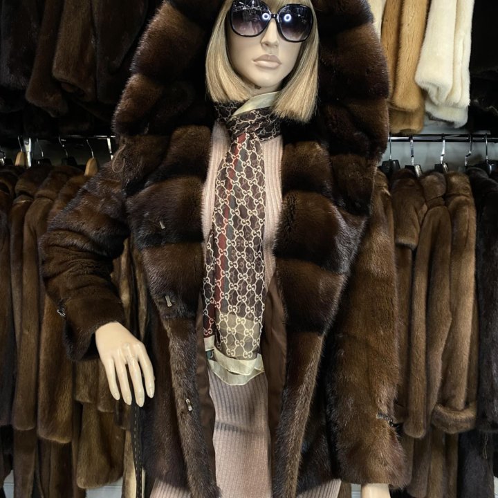 Saga Furs. Стильная шуба из норки 50- 52 р.