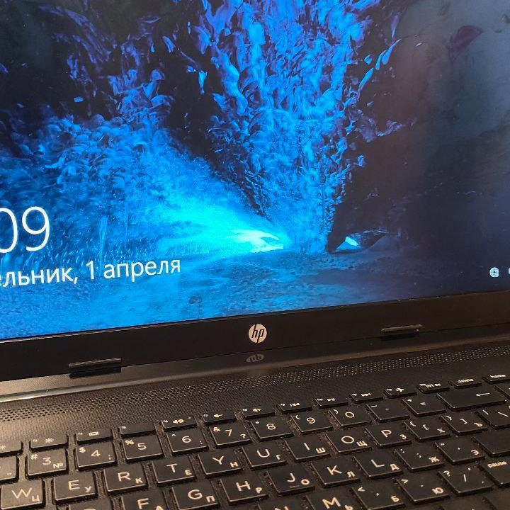 Ноутбук HP Laptop 15 8GB + SSD