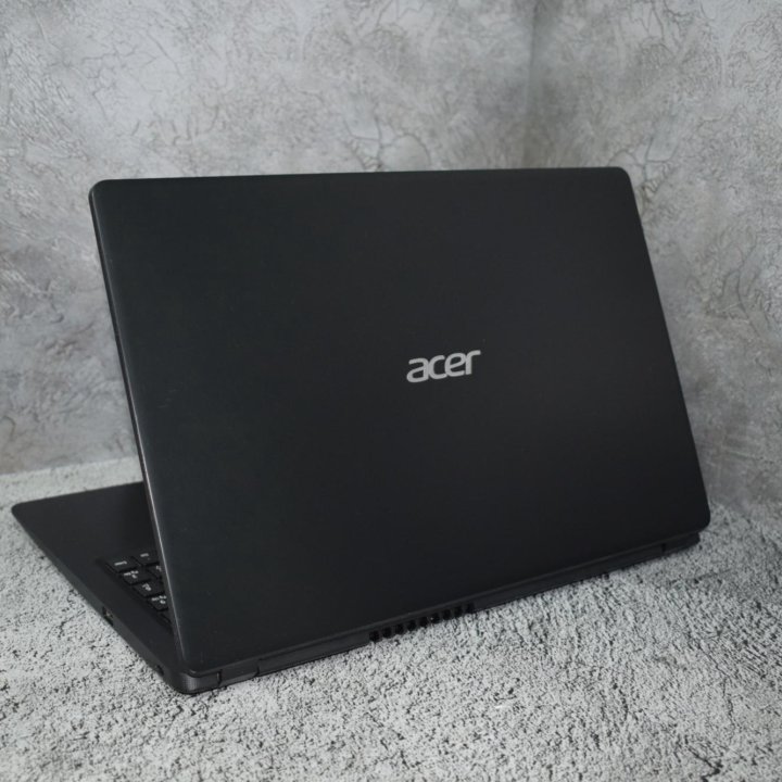 Ноутбук acer на ryzen 3 3200U/ Vega 3/ Full HD