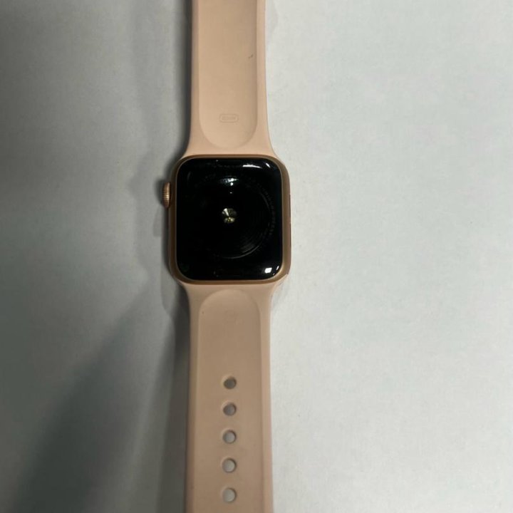 Часы Apple Watch SE GPS 40mm