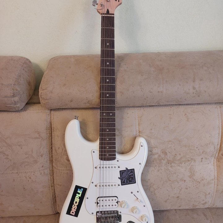 Электрогитара Fender Squier Bullet Stratocaster