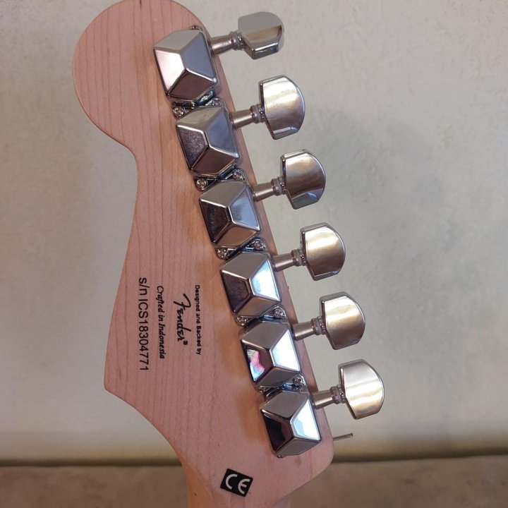 Электрогитара Fender Squier Bullet Stratocaster