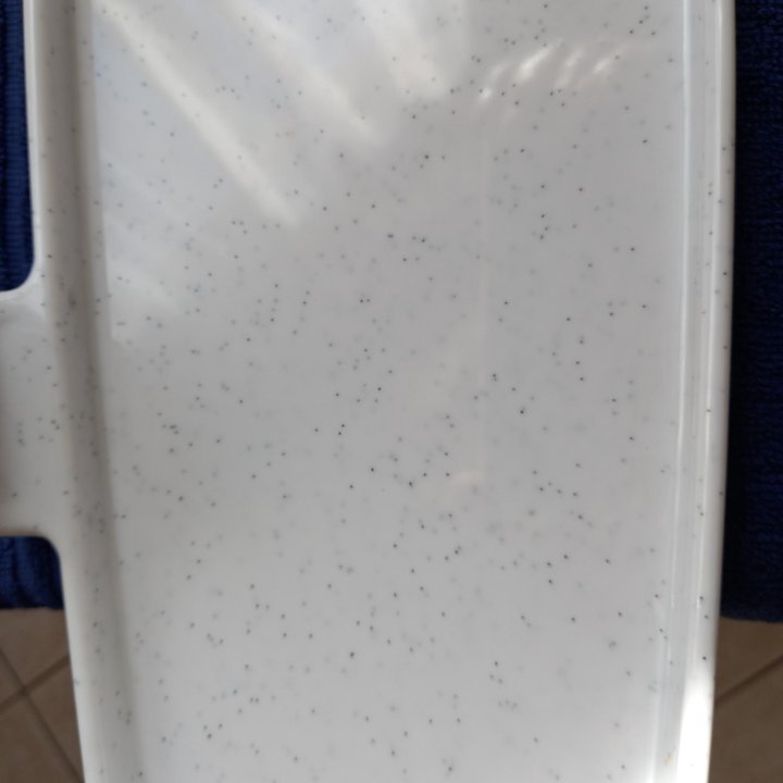полка пластиковая для ванны настенная