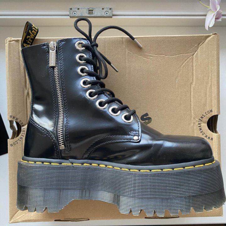 Dr.Martens