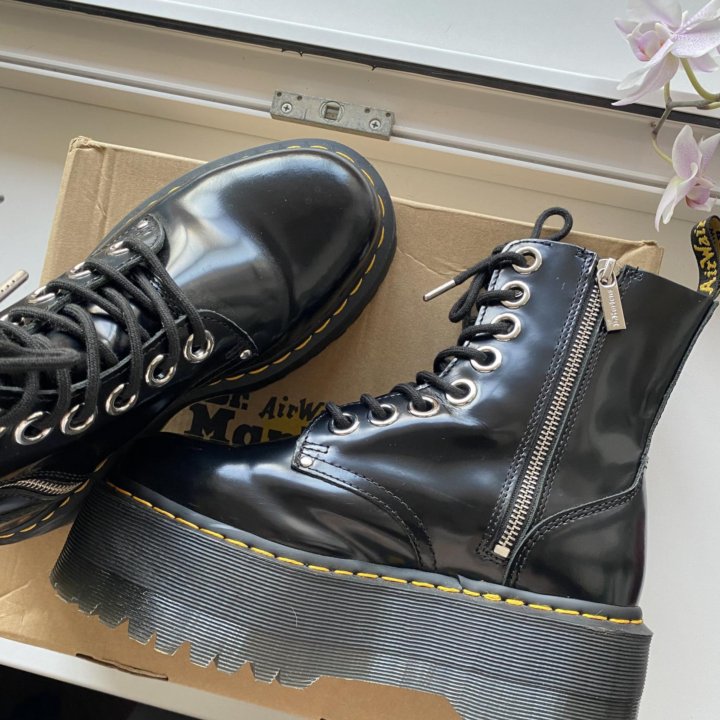 Dr.Martens