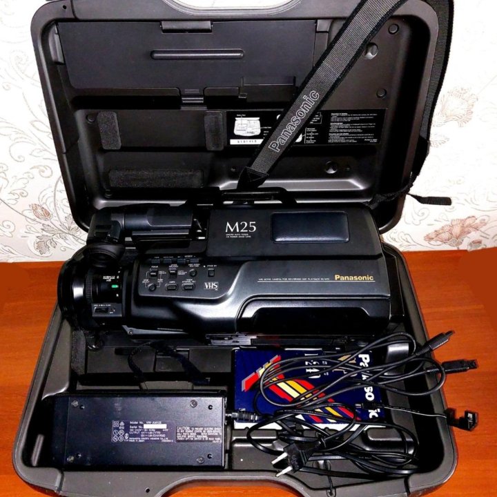 Видеокамера Panasonic M25 (VHS) Япония оригинал