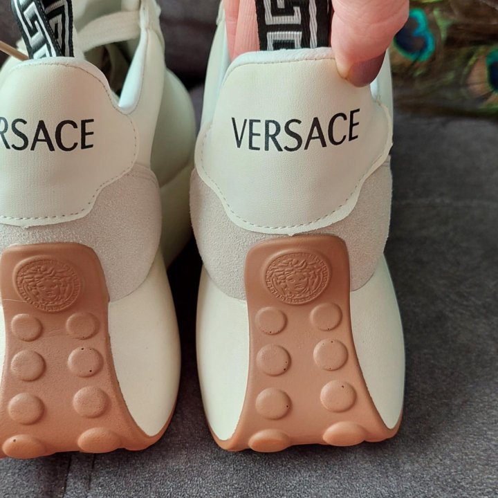 Кроссовки versace 38 размер