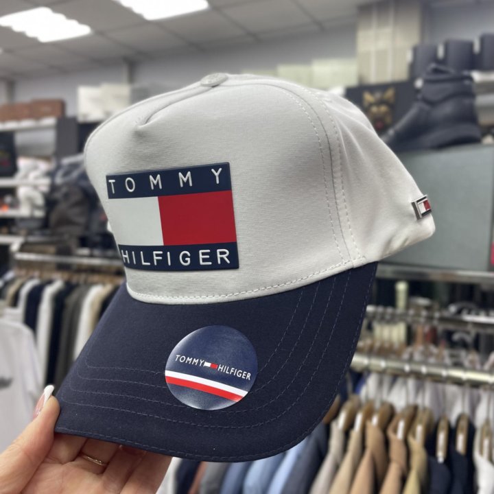 Бейсболки Tommy Hilfiger