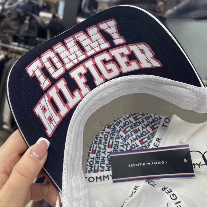 Бейсболки Tommy Hilfiger