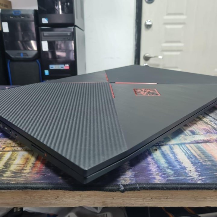 HP omen i5-8300H 16gb SSD+HDD GTX 1060 6gb 17.3