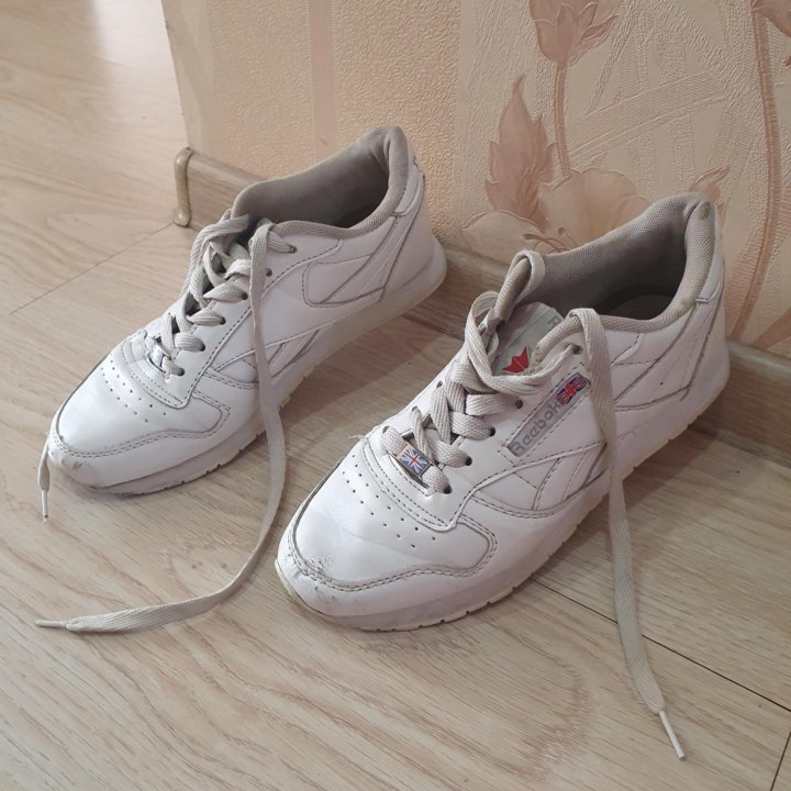 Кроссовки женские Reebok 3 размер 24,5 см