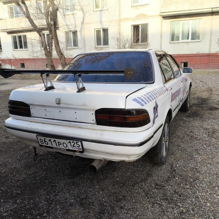 Toyota Carina, 1989