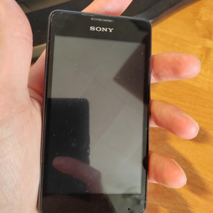 Смартфон SONY D2005 XPERIA E1