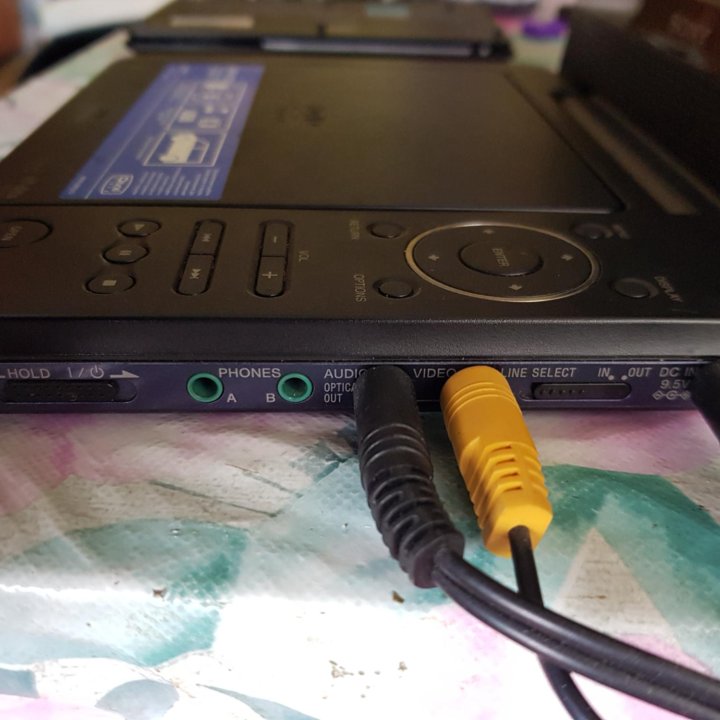 Портативный DVD player Sony