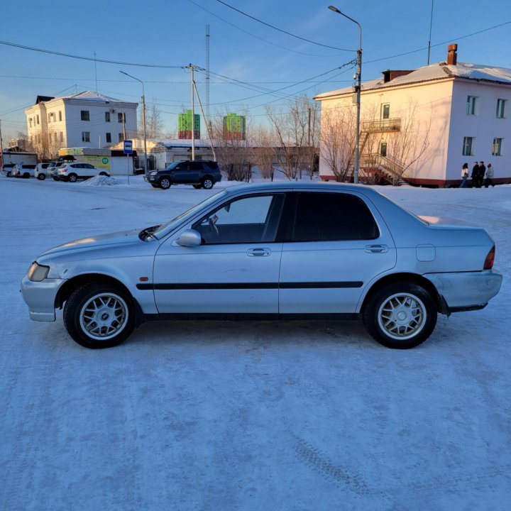 Isuzu Gemini, 1994