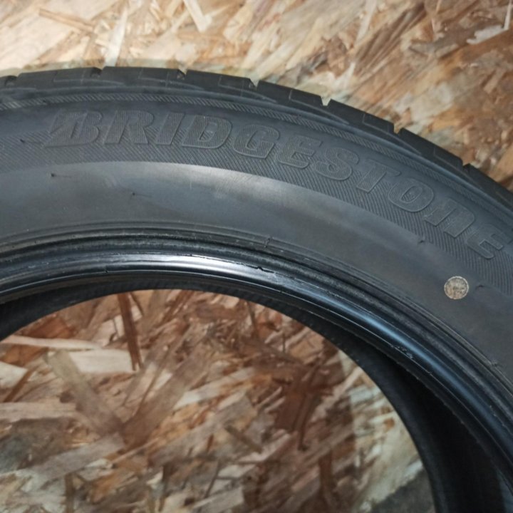 Bridgestone 215/55 R17