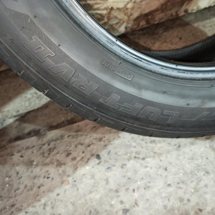 Bridgestone 215/55 R17