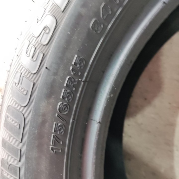 BRIDGESTONE 175/65 R 15 лето 1шт.