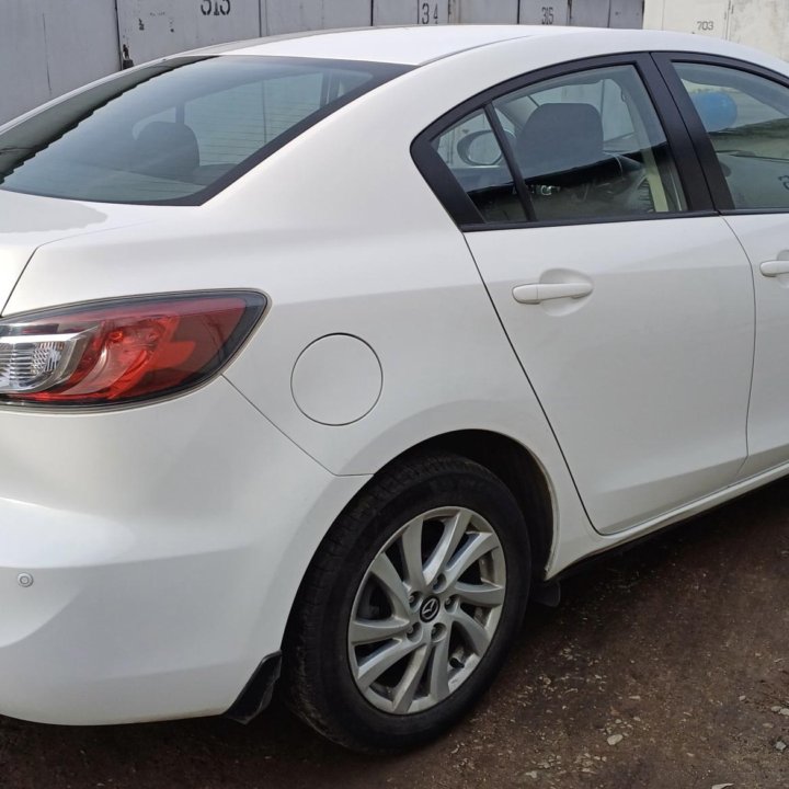 Mazda 3, 2012