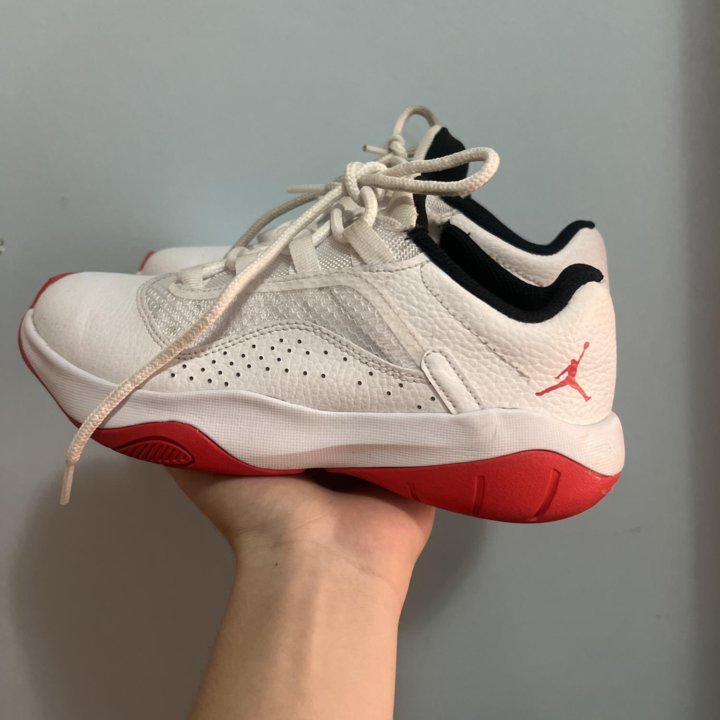 Jordan 11 low cmft