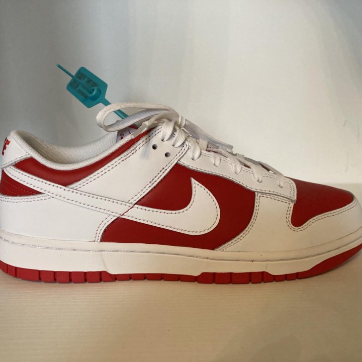 Nike Dunk Low Retro University Red