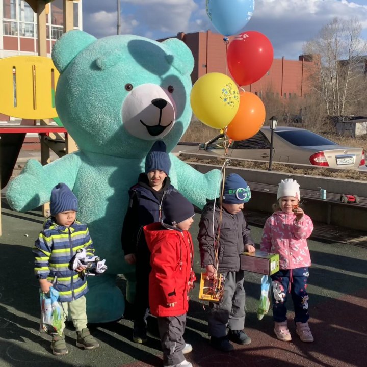 Поздравление от ростовой куклы мишки Тедди