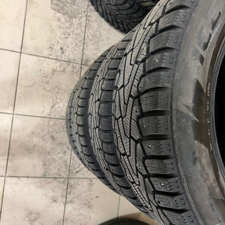 Шины зимние шипованные Pirelli ice zero