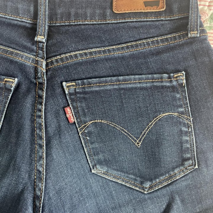 Джинсы levis