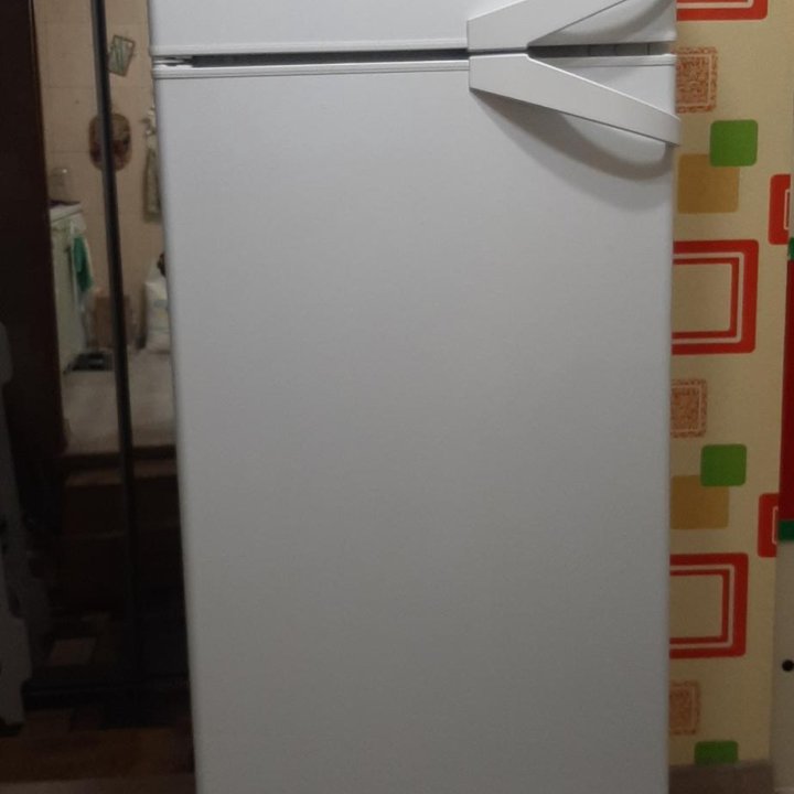 Холодильник Indesit