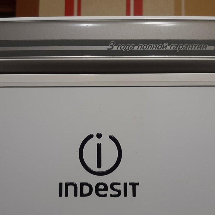 Холодильник Indesit