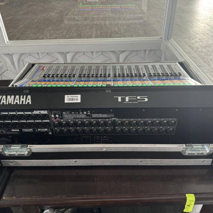 Микшерный пульт Yamaha TF5