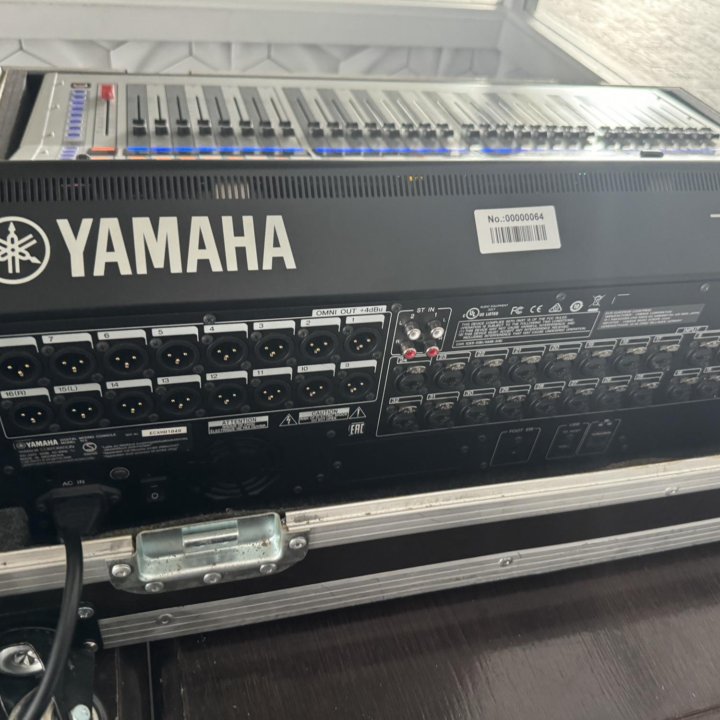 Микшерный пульт Yamaha TF5