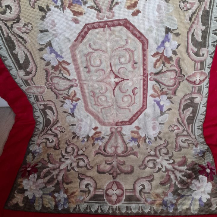 Антикварный ковёр вышивка