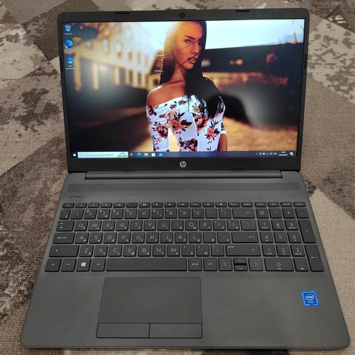 Мощный ноутбук HP 250 G8: Ваш надежный партнер