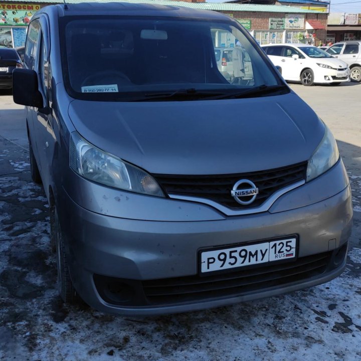 Nissan NV200, 2012