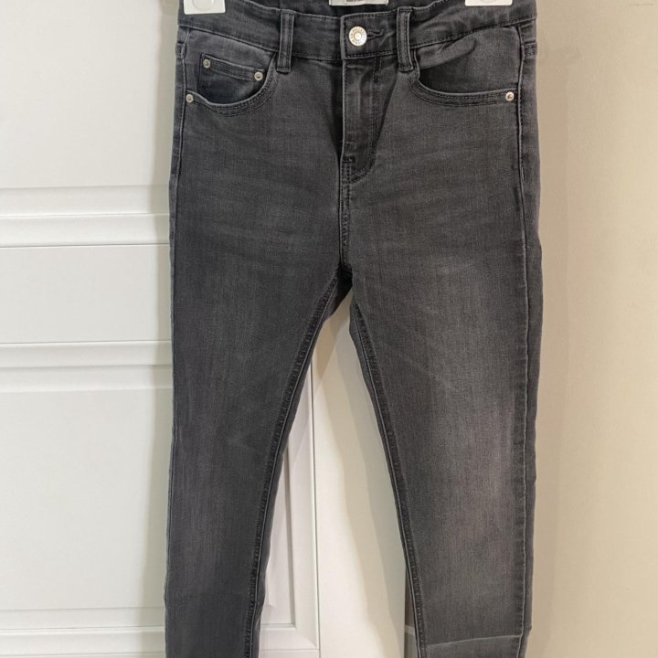 Новые джинсы 24,25 размеры
