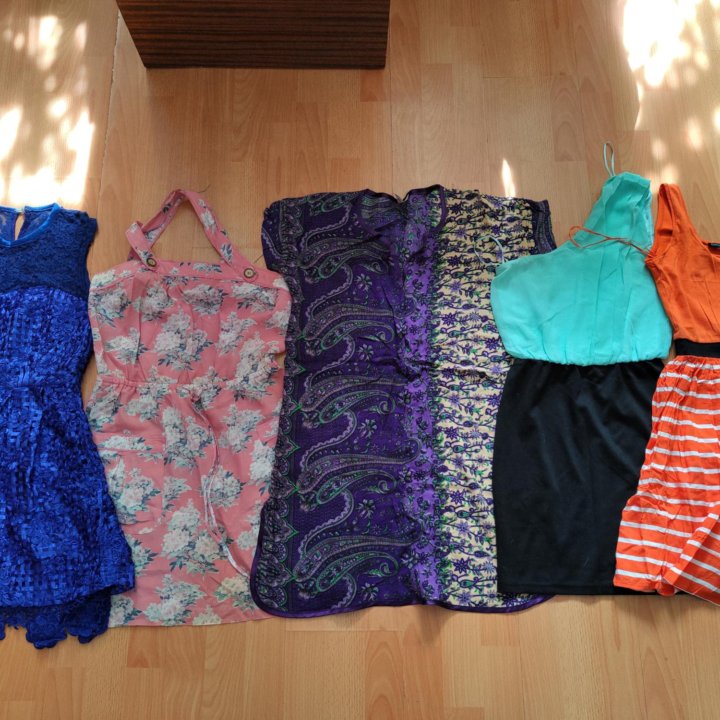 Три пакета одежды на дев. 12-14 лет