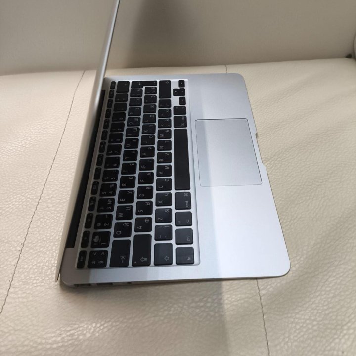 MacBook Air 11 2011 CORE I5 /2gb/64gb SSD/hd3000,