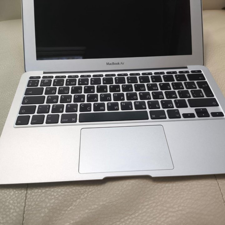 MacBook Air 11 2011 CORE I5 /2gb/64gb SSD/hd3000,