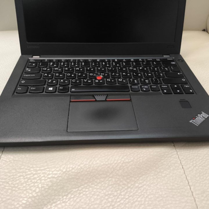 Lenovo X270 FULL HD IPS , 256gb SSD, CORE I5 6200u