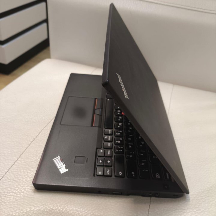 Lenovo X270 FULL HD IPS , 256gb SSD, CORE I5 6200u