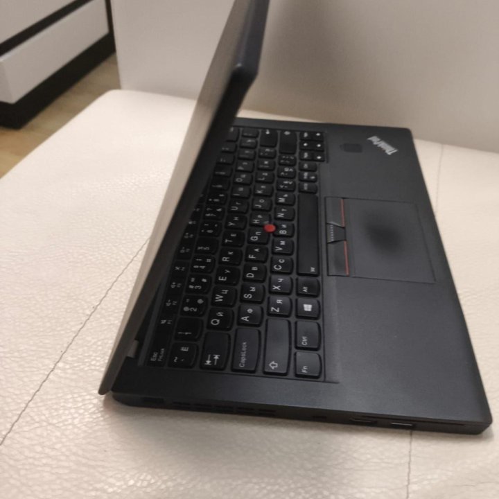 Lenovo X270 FULL HD IPS , 256gb SSD, CORE I5 6200u