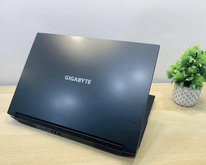 Игрoвoй нoутбук Gigabyte