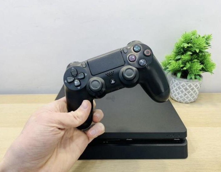 Игровая консоль PlayStation 4 Slim