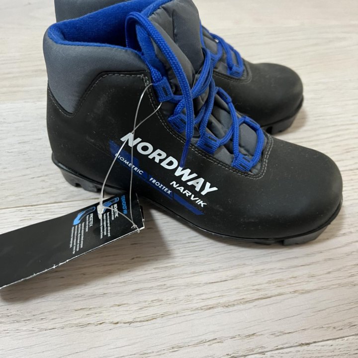 Новые детские лыжные ботинки Nordway Narvik