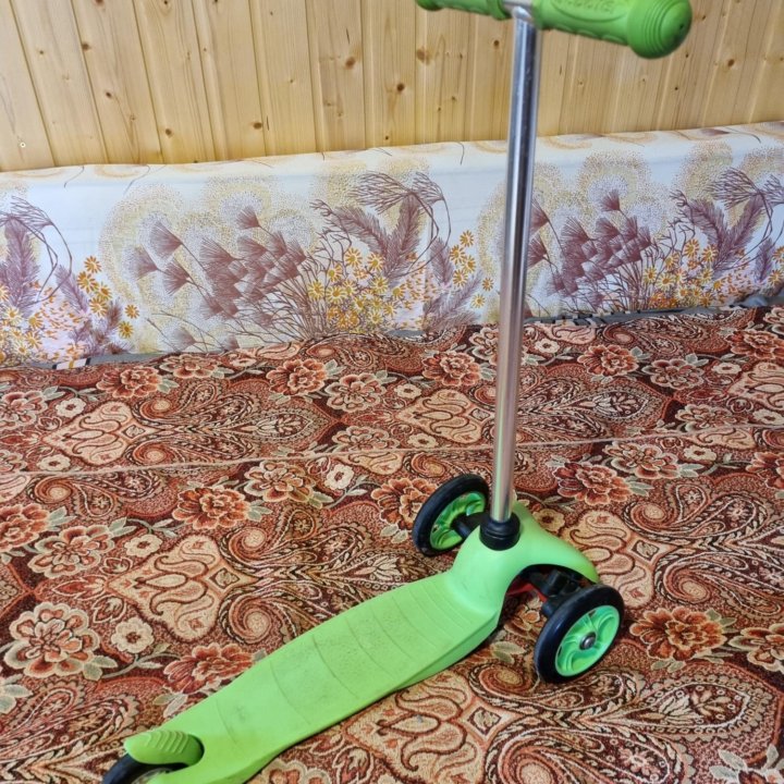 Самокат scooter трехколесный